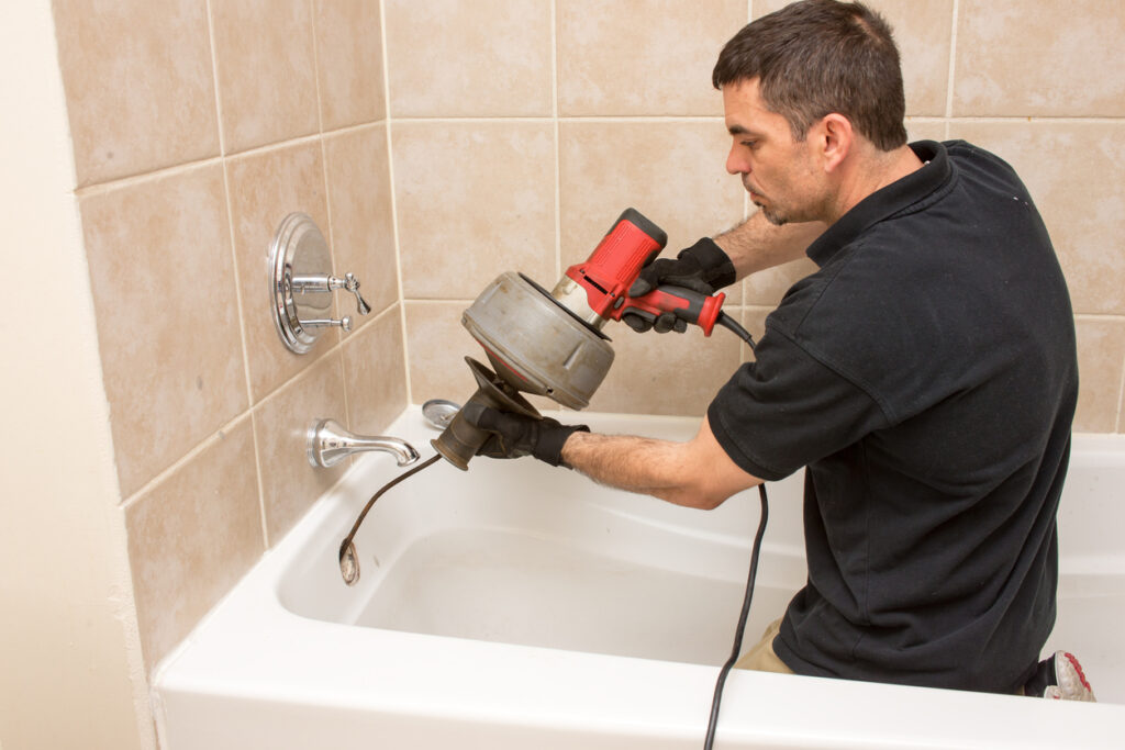 How to remove an old bathtub in 11 steps